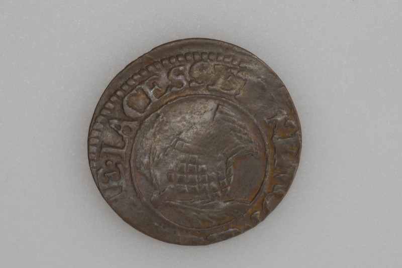Reverse side of one of the coins