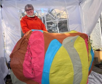 Jenny with the floating sculpture